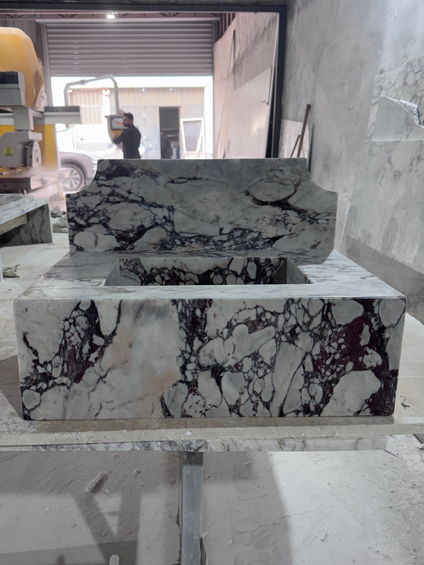 Calacatta Viola Bold violet veining
