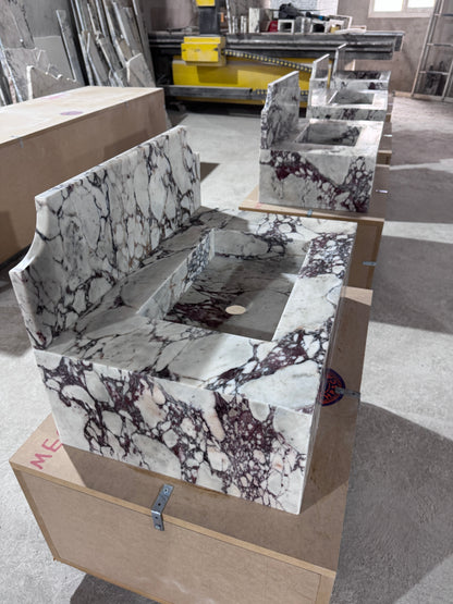 Calacatta Viola Bold violet veining